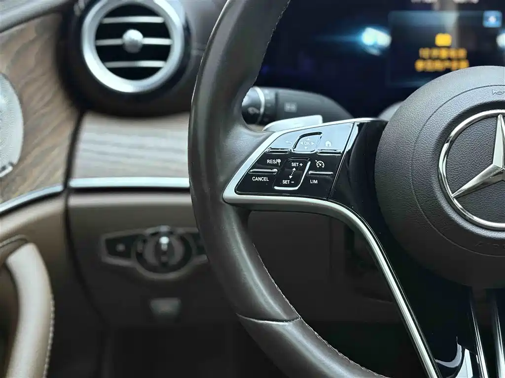 Mercedes-Benz E-Class 2023 — фото 23