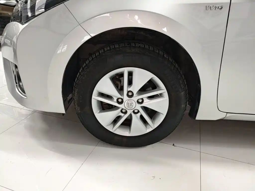 Toyota Corolla 2015 — фото 23