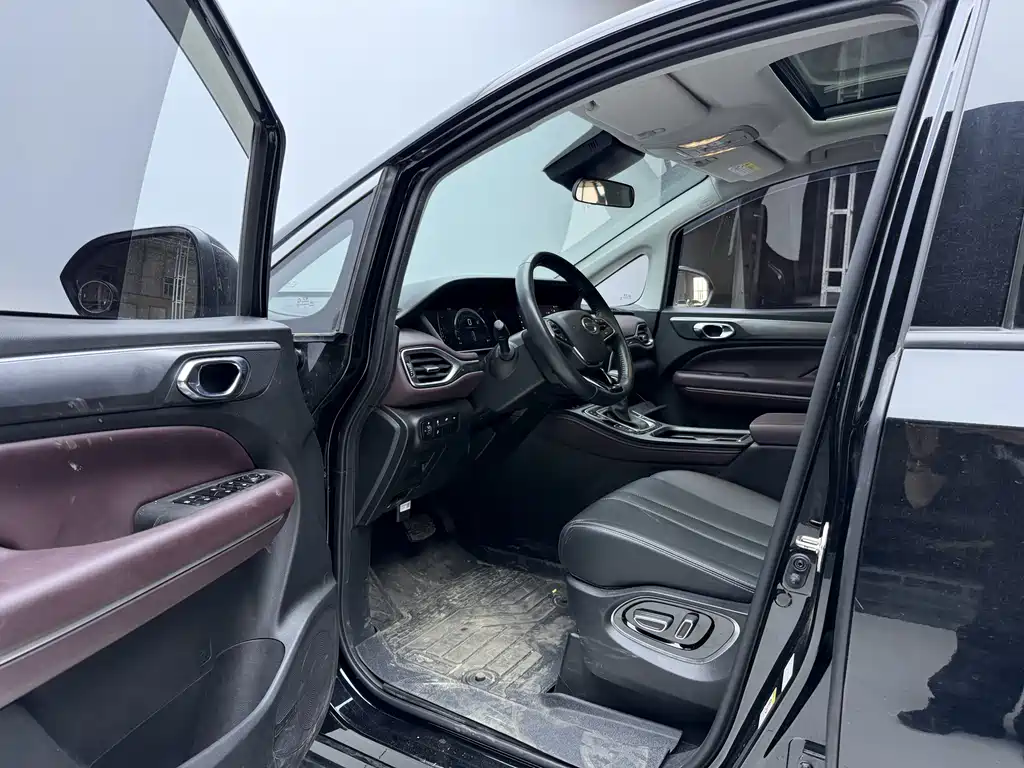 GAC Trumpchi M6 2022 — фото 16