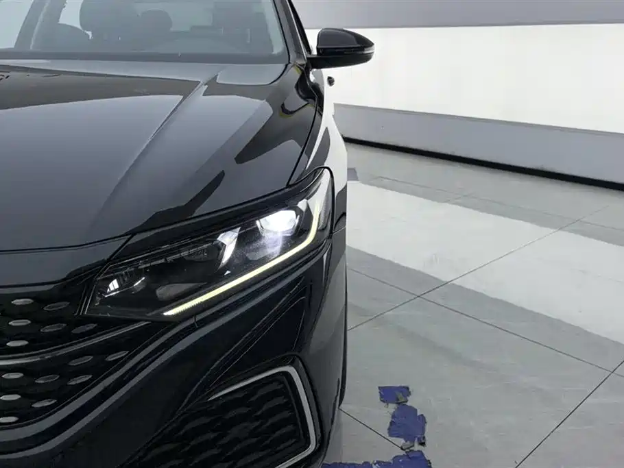 Volkswagen Passat 2023