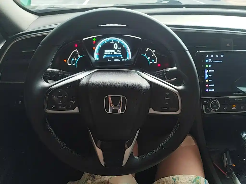 Honda Civic 2017 — фото 11