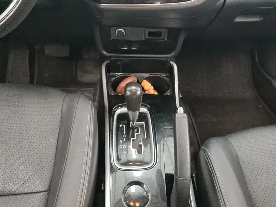 Mitsubishi Outlander 2018 — фото 16
