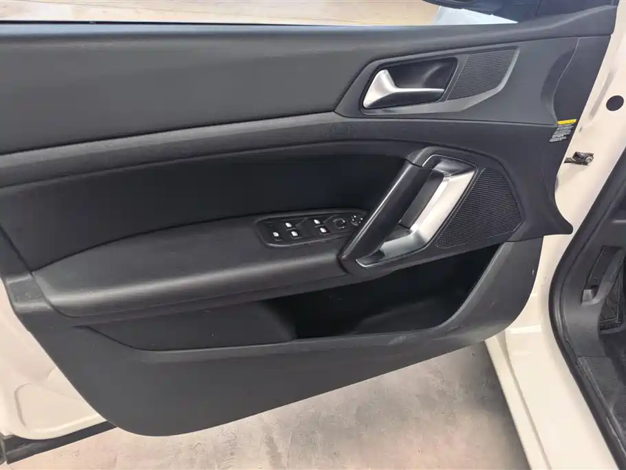 Peugeot 408 2017