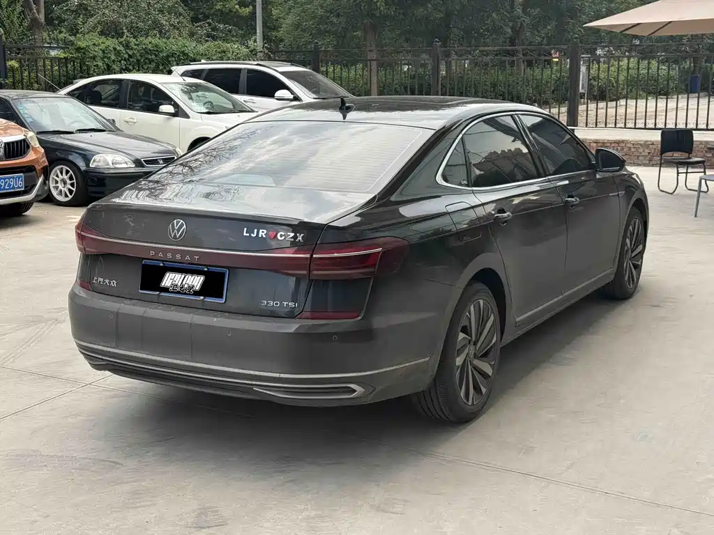 Volkswagen Passat 2024