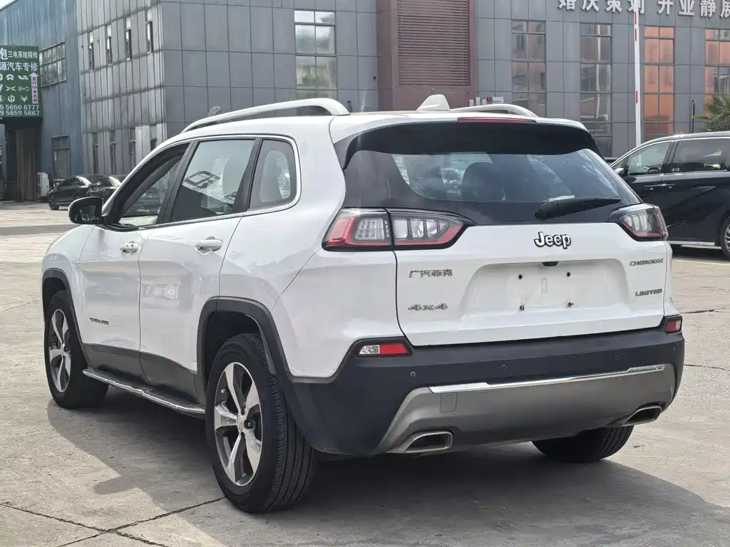 Jeep Cherokee 2020 — фото 4
