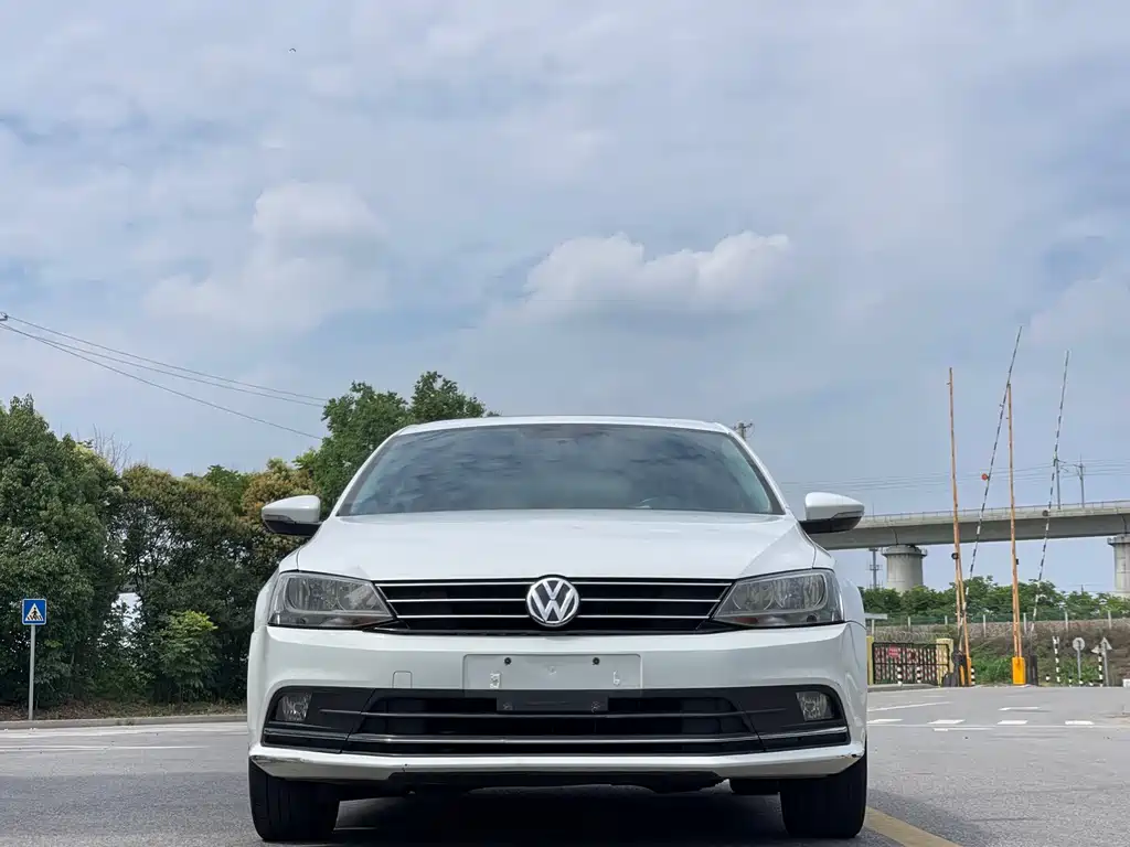 Volkswagen Sagitar 2017