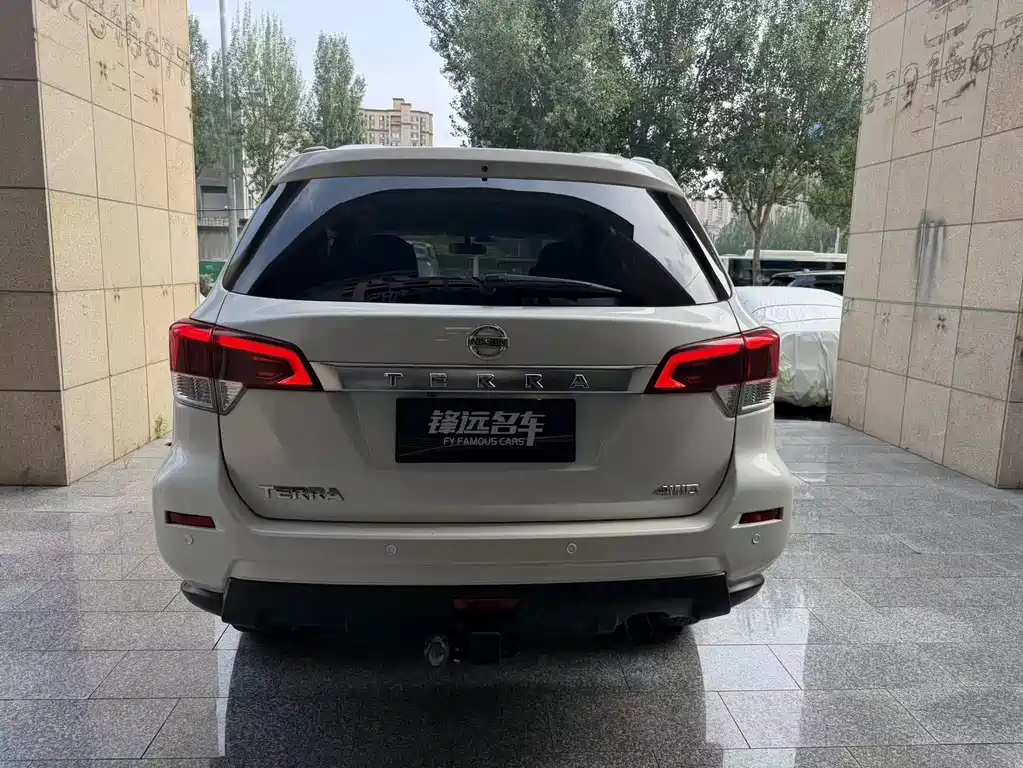 Nissan Terra 2021