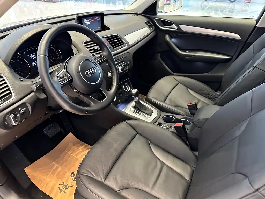 Audi Q3 2014 — фото 10