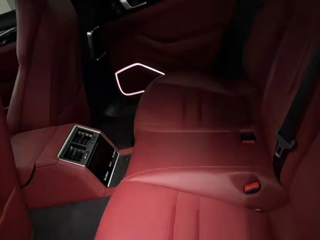 Porsche Panamera 2023