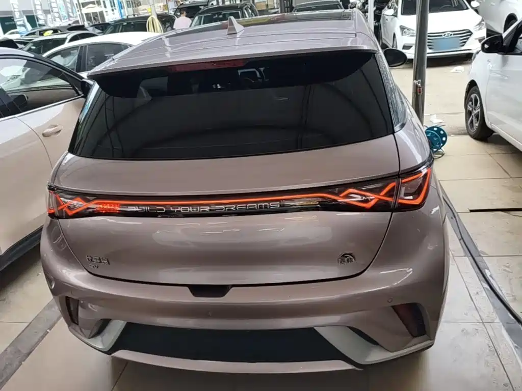 BYD Dolphin 2023