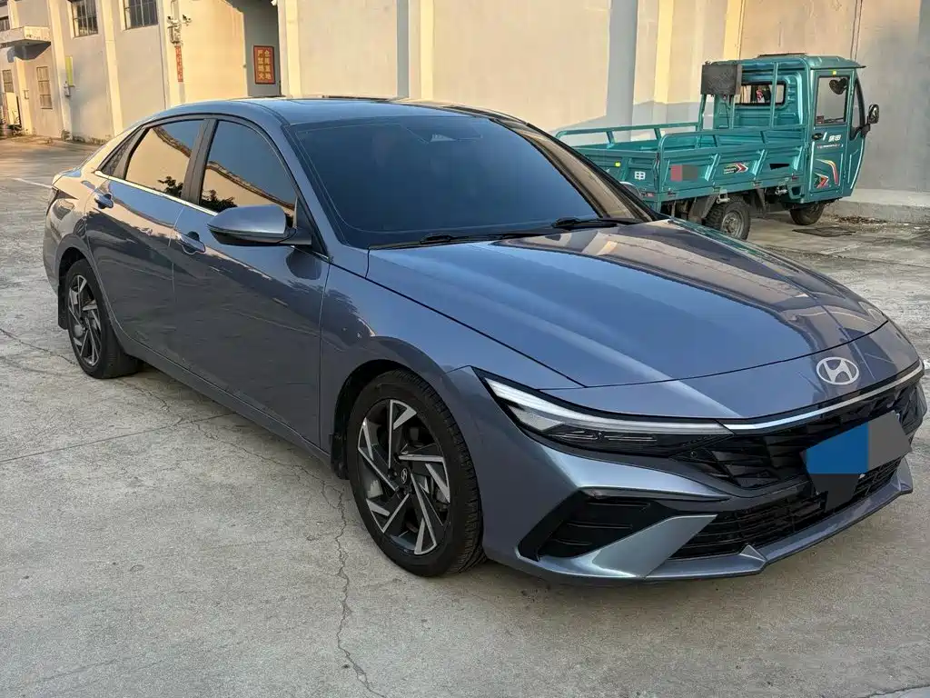 Hyundai Elantra 2024