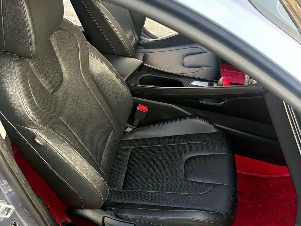Hyundai Elantra 2024
