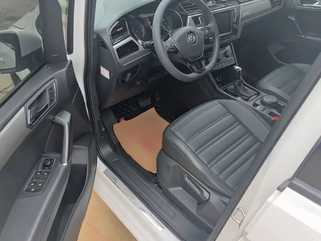 Volkswagen Touran 2019 — фото 16