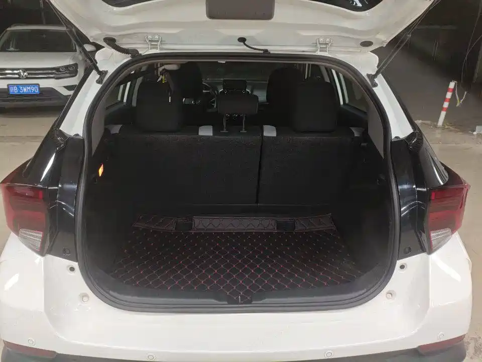 Toyota Yaris L 2023
