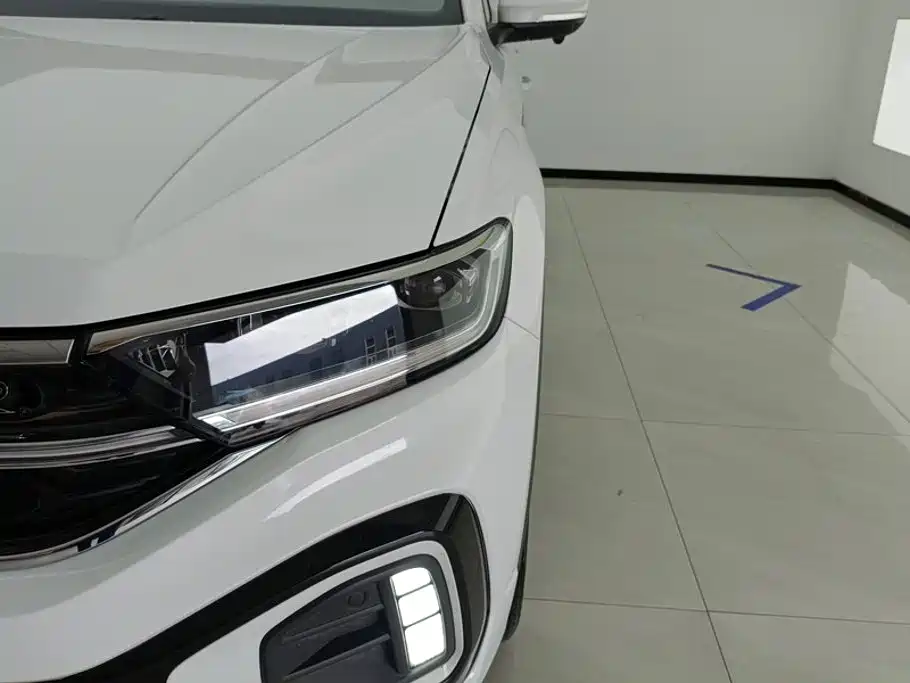 Volkswagen T-Roc 2024