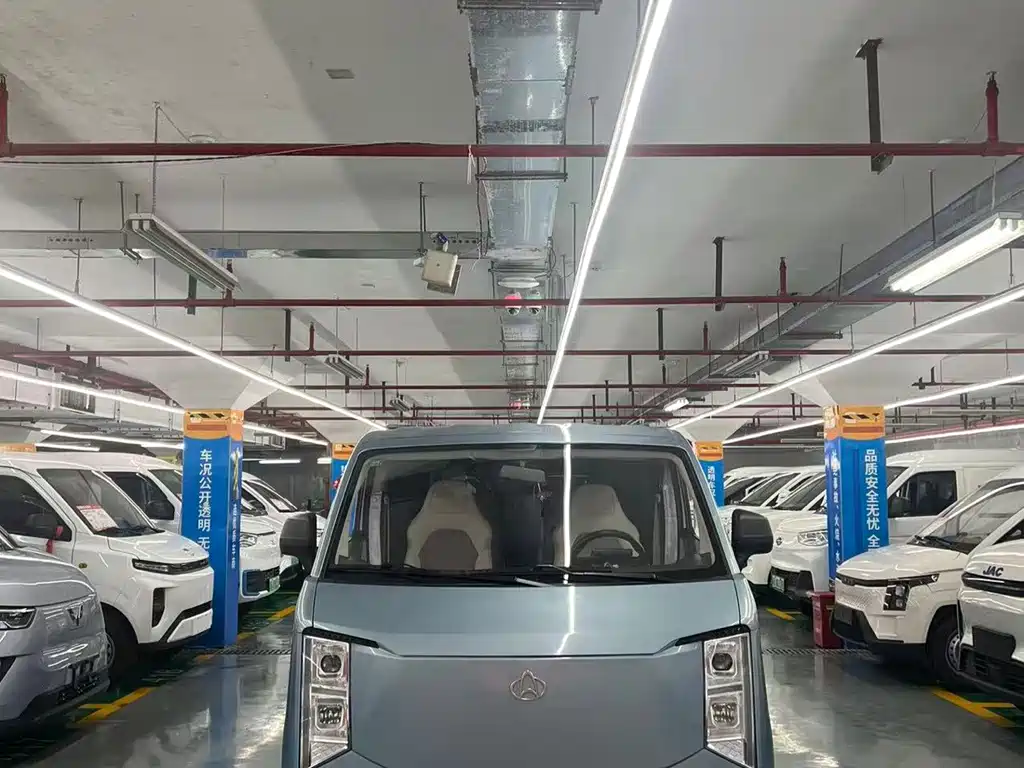 Changan 跨越星光 EV 2025款 350km 豪华版 9座 50.23kWh 2025