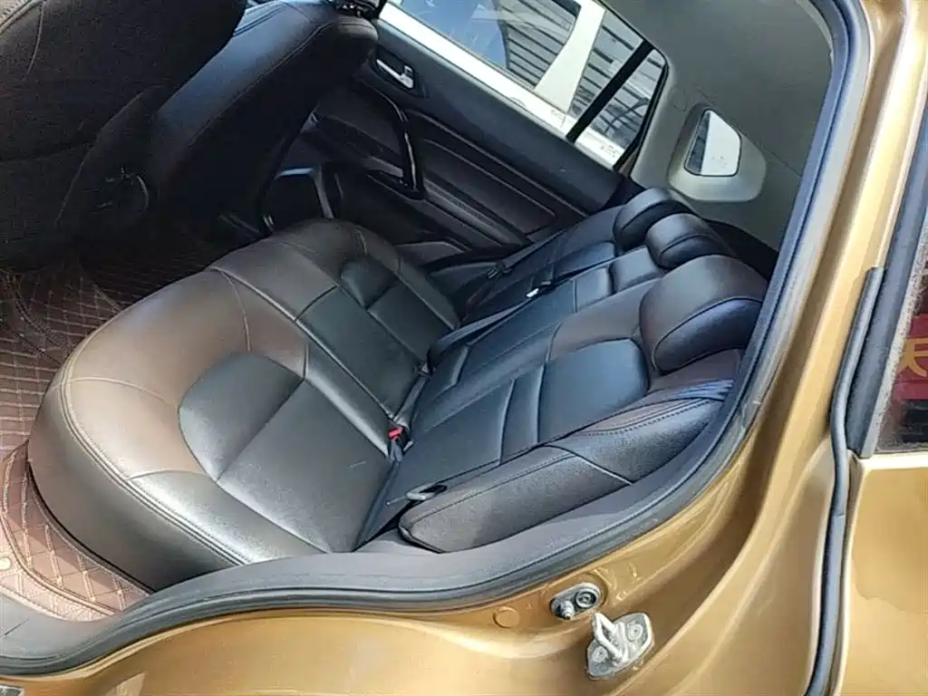GAC Motor Trumpchi GS4 2017 — фото 17