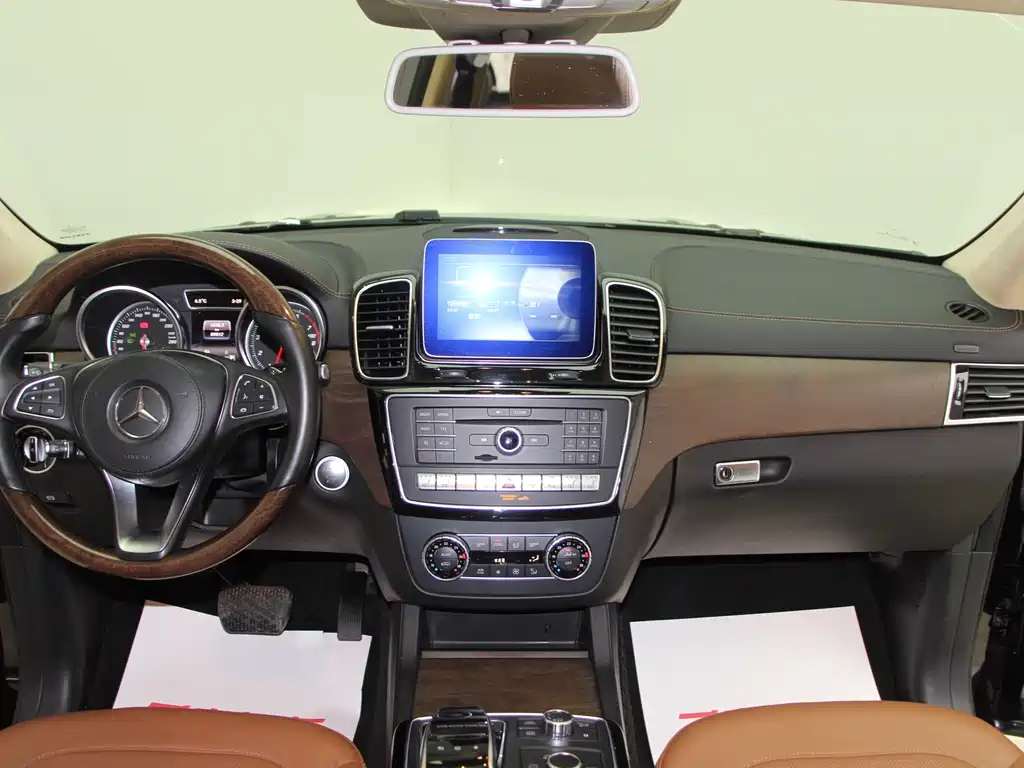 Mercedes-Benz GLS 2016 — фото 13