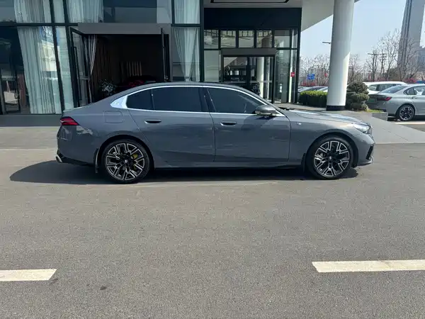 BMW 5 Series 2025