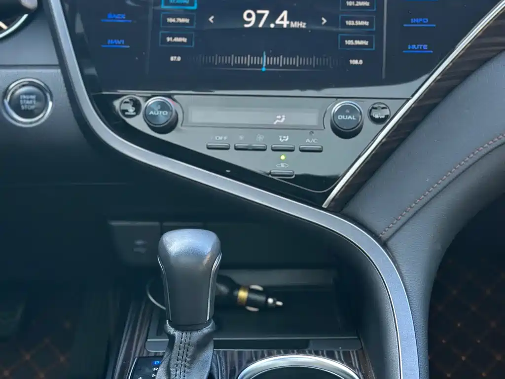 Toyota Camry 2020 — фото 18