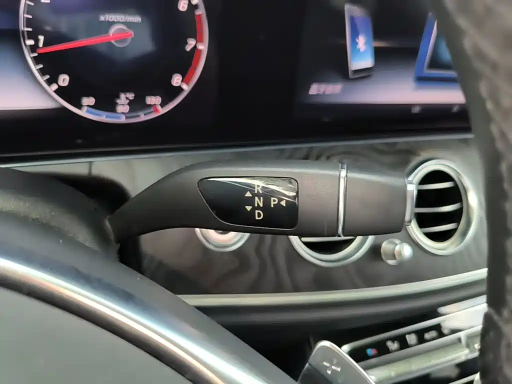 Mercedes-Benz E-Class 2017 — фото 14