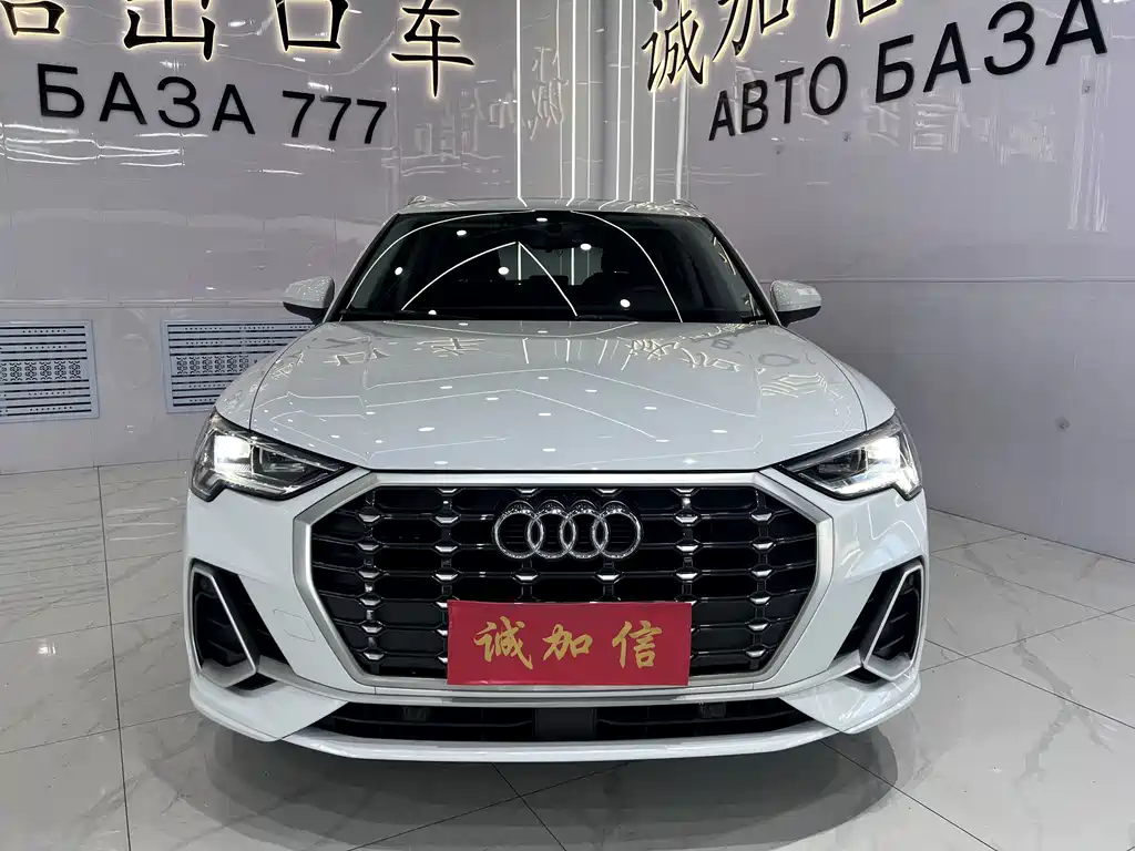 Audi Q3 2022 — фото 2
