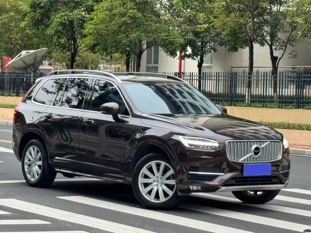 Volvo XC90 2017 — фото 18