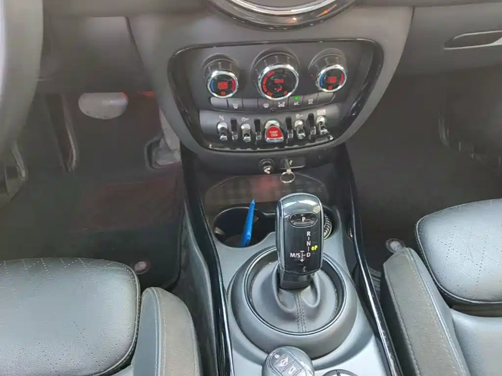 MINI Clubman 2020 — фото 14