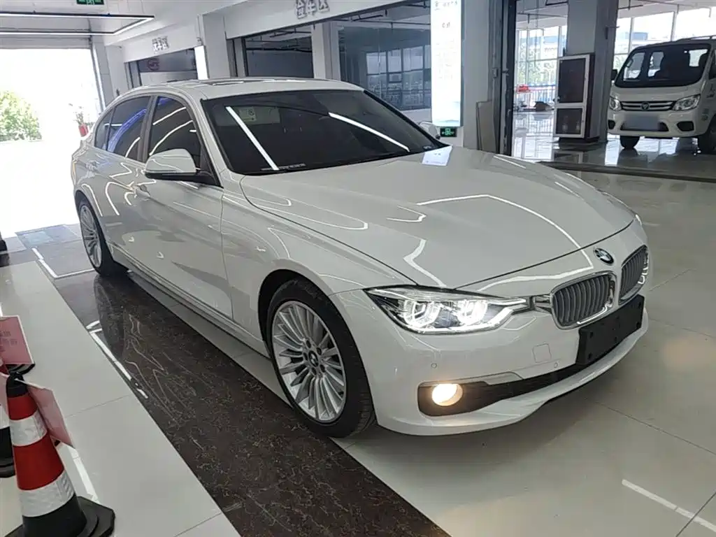 BMW 3 Series 2018 — фото 4