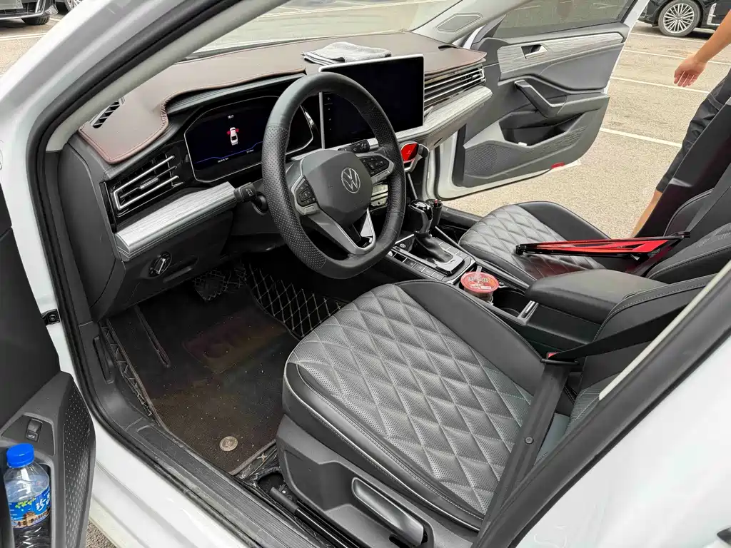 Volkswagen Sagitar 2022