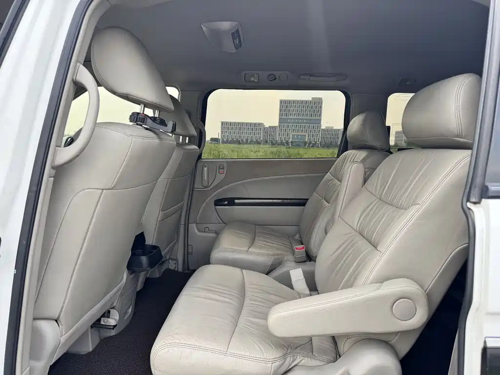 Honda Elysion 2016