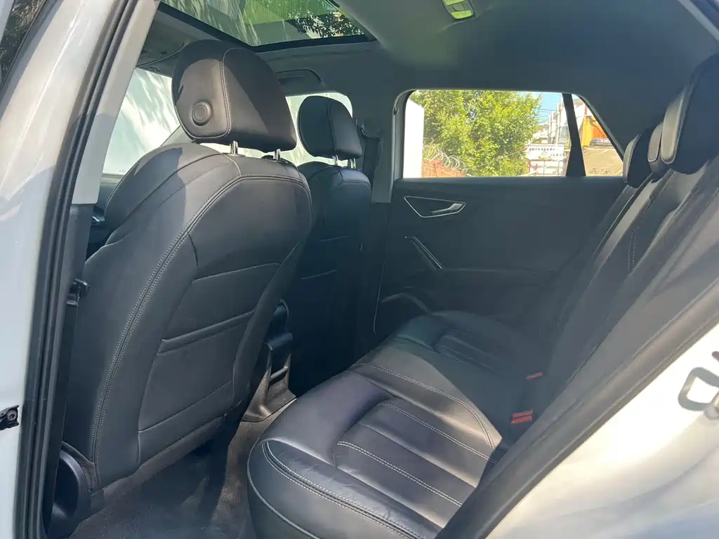 Audi Q2L 2023