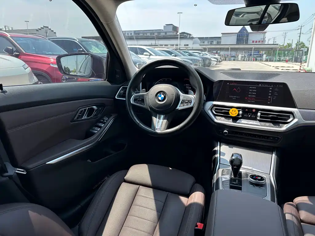 BMW 3 Series 2019 — фото 16