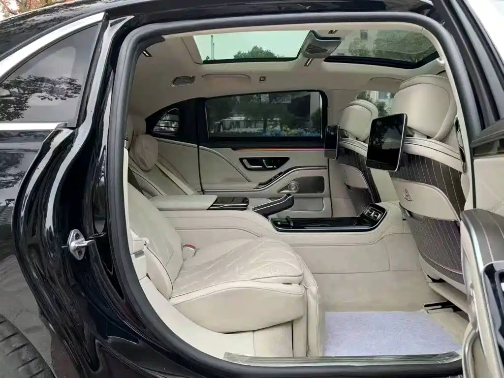Mercedes-Benz Maybach S-Class 2023