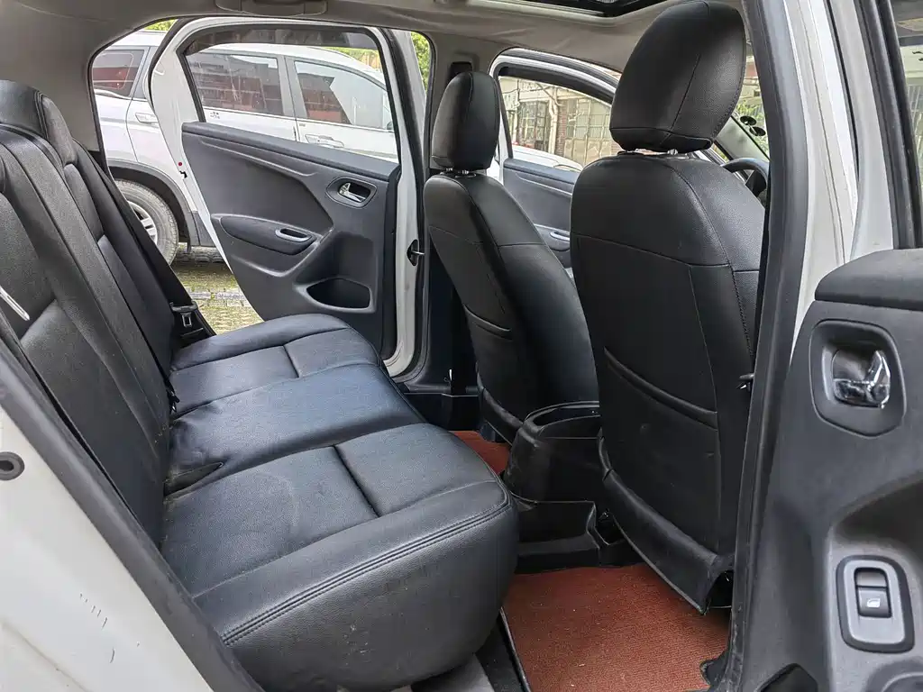 Citroen Elysee 2016 — фото 8