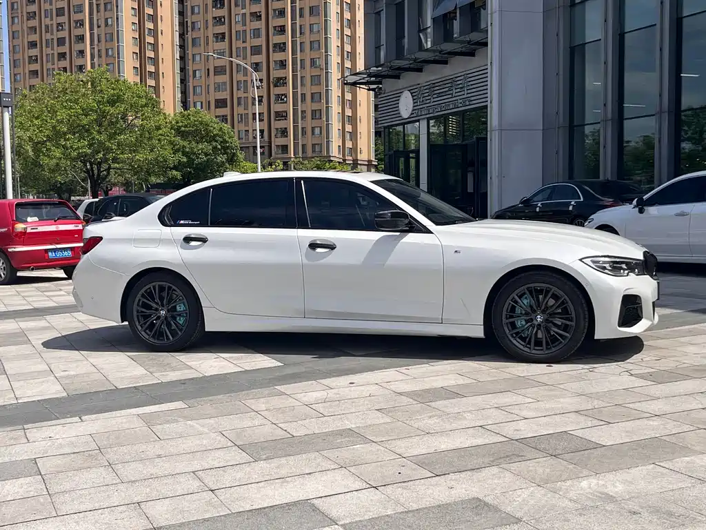 BMW 3 Series 2021