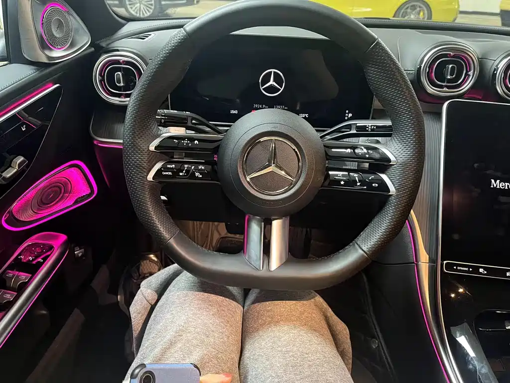 Mercedes-Benz C-Class 2023 — фото 10