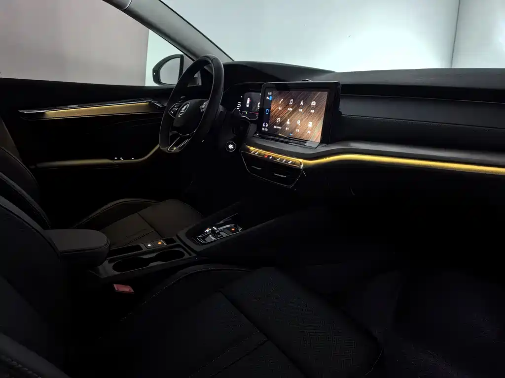 Skoda Octavia 2022 — фото 11