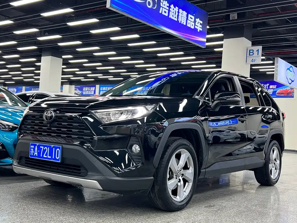 Toyota RAV4 2021 — фото 1