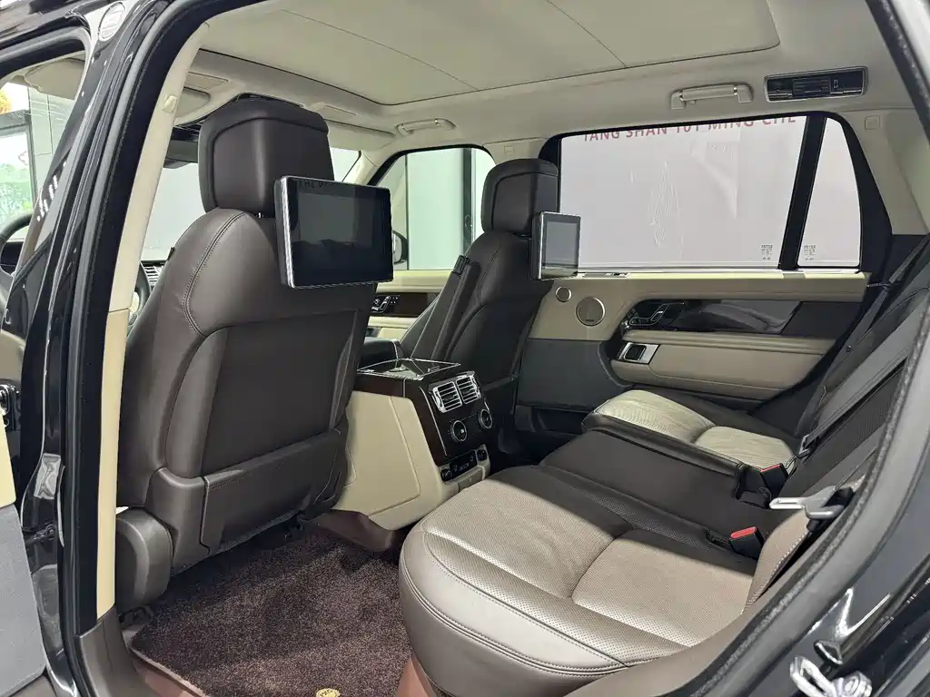 Land Rover Range Rover 2021 — фото 16