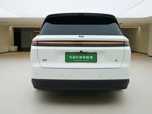 Li Auto i8 2026