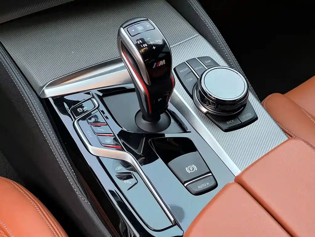 BMW M5 2018 — фото 8