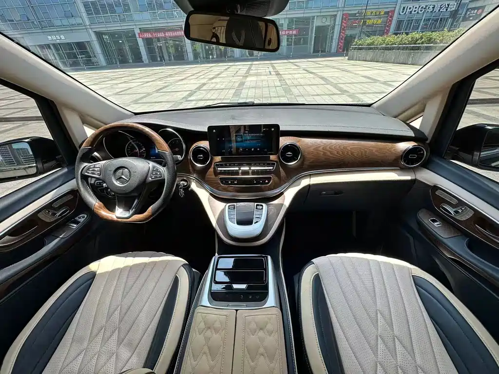 Mercedes-Benz V-Class 2022 — фото 8