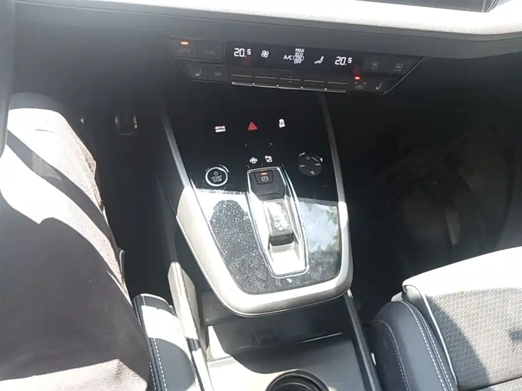 Audi Q5 e-tron 2023 — фото 10