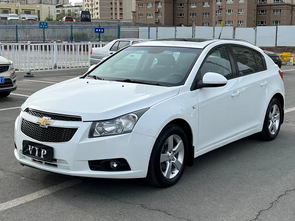 Chevrolet Cruze 2014 — фото 1