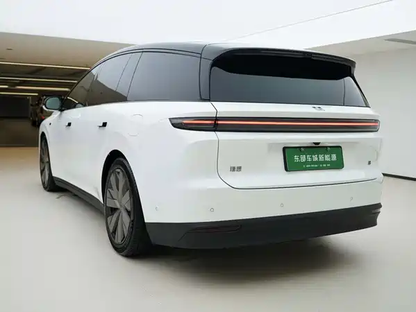 Li Auto i8 2026