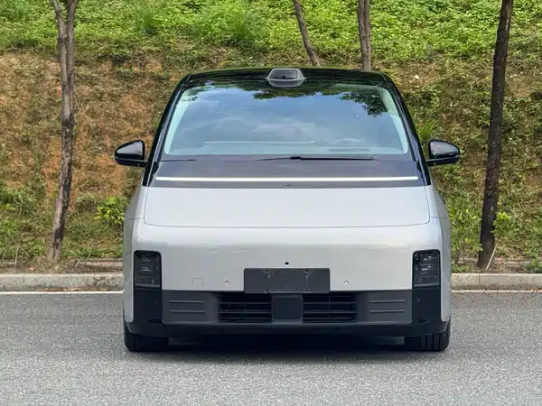 Li Auto MEGA 2024