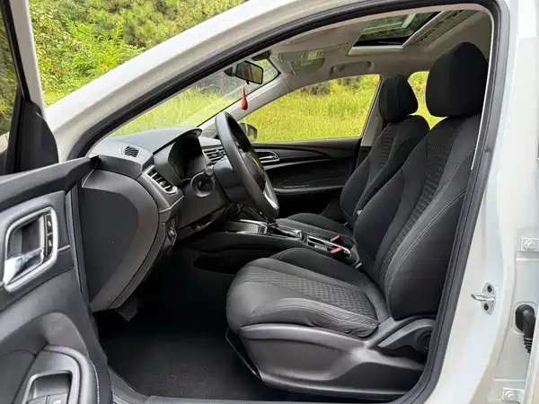 Roewe i5 2019