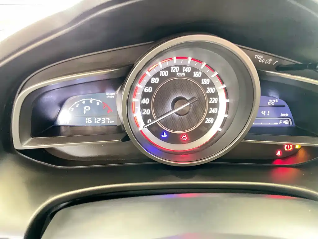 Mazda 3 Axela 2015 — фото 8