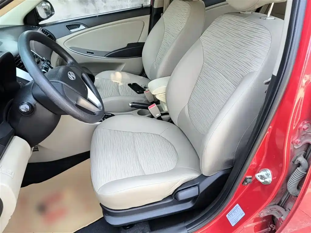 Hyundai Verna 2015 — фото 15